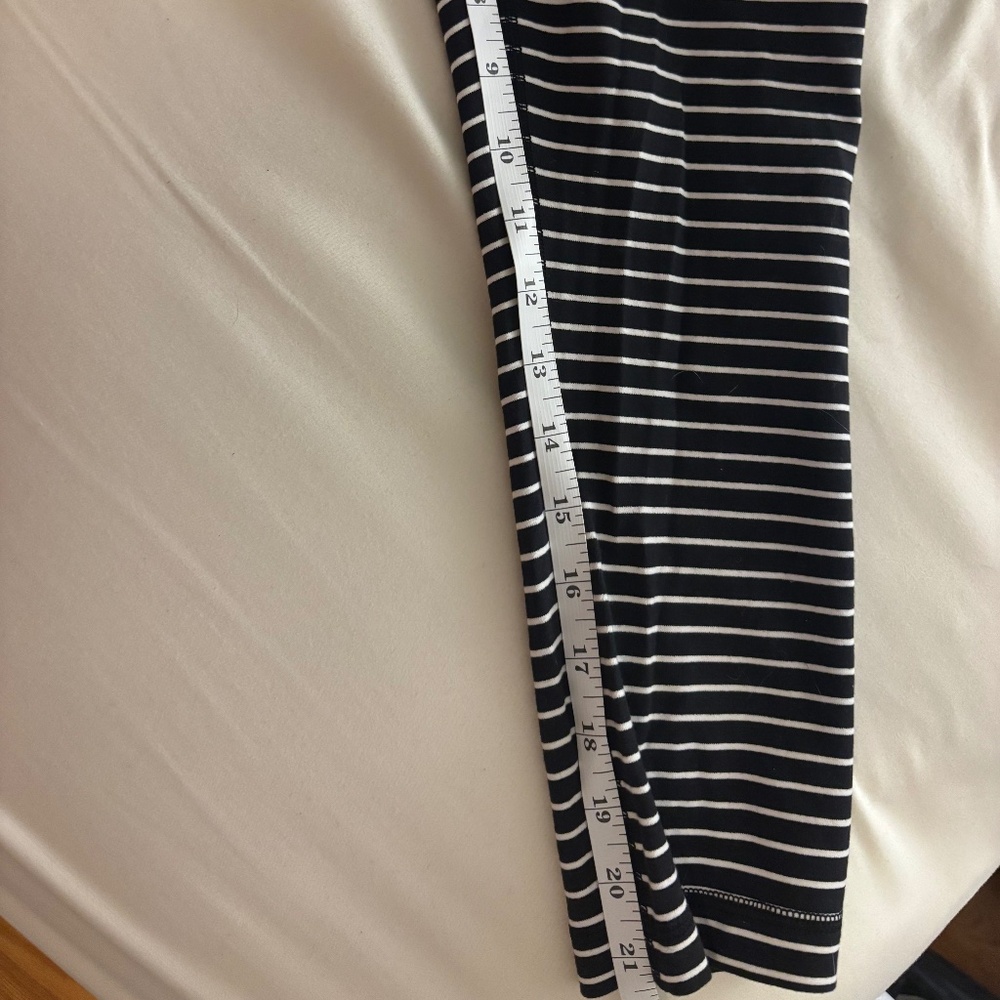 Lululemon Parallel Stripe Wunder Under Size 4 - image 7